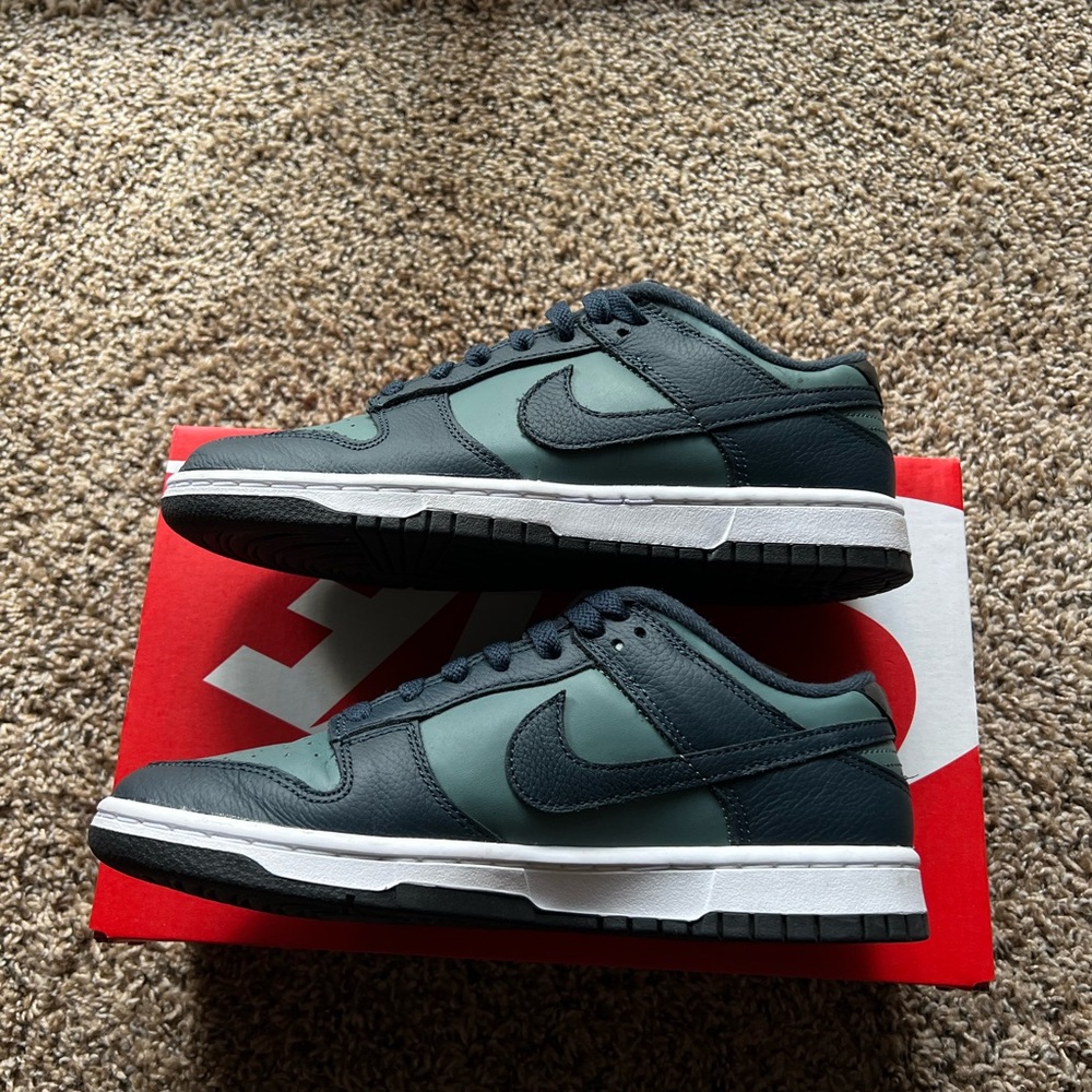Nike Dunk Low Retro PRM Men’s size 7 Women’s size 8.5